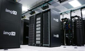 Immagine di data center imgIX